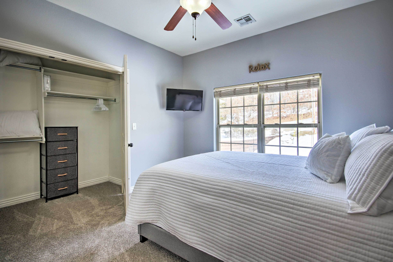 Bedroom 3, Idyllic Bella Vista Retreat w/ Back 40 Access, Benton