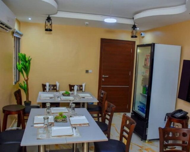 Food & Drinks 4, Fadars Place, Kosofe