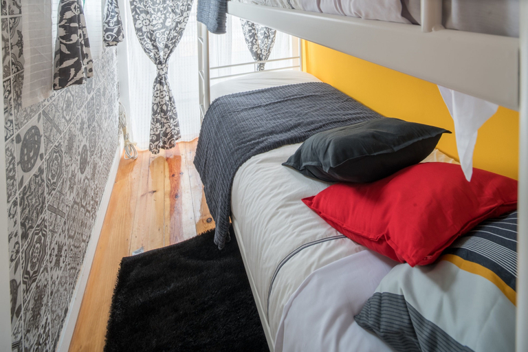 Bedroom 4, Lisbon Fragrances Arrakis Flowers, Lisbon