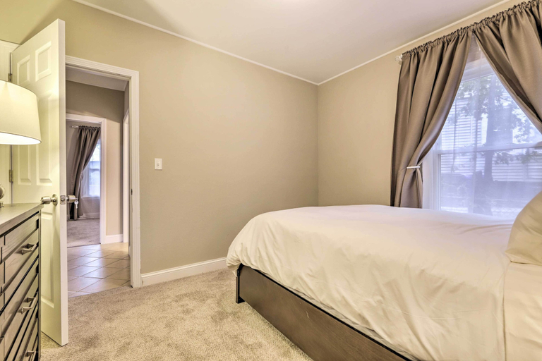 Others 5, Cozy Springfield Apartment, Close to Parks!, Hampden
