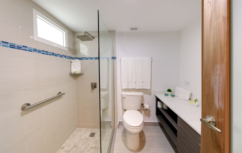 Bathroom 4, ESJ Beach Hotel