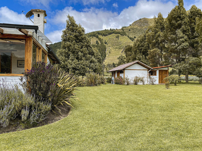 Exterior & Views 2, Maimará, Cayambe