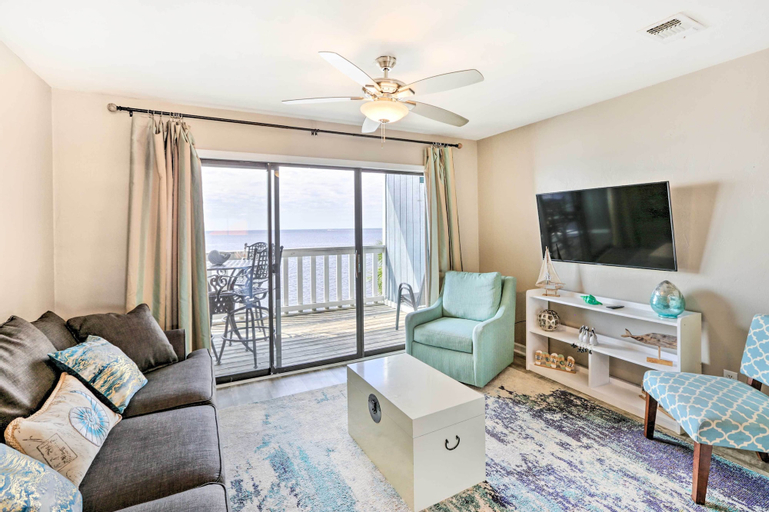 Others 4, Waterfront Escape with Balcony on Shell Point Beach!, Wakulla