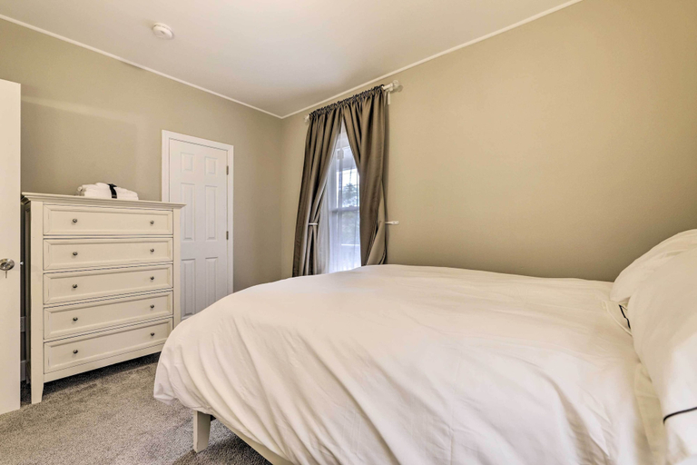 Others 4, Cozy Springfield Apartment, Close to Parks!, Hampden