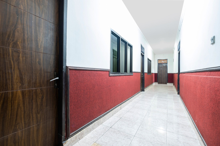 Others 5, Hotel O Transit 2, Maros