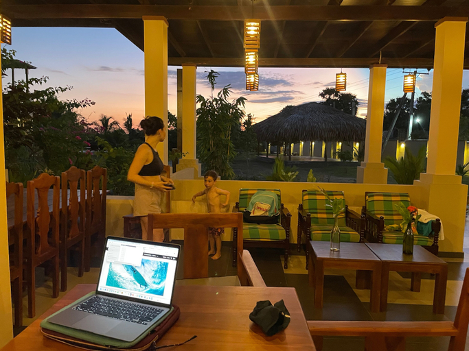 Food & Drinks 5, Paddyway Resort, Pothuvil