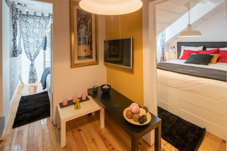 Bedroom 3, Lisbon Fragrances Arrakis Flowers, Lisbon