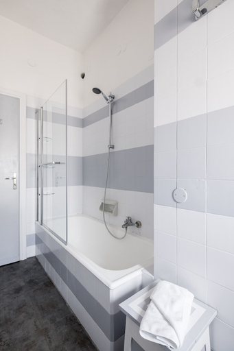 Bathroom 2, Quiet and Cozy Urban Apartment by Wonderful Italy, Bologna