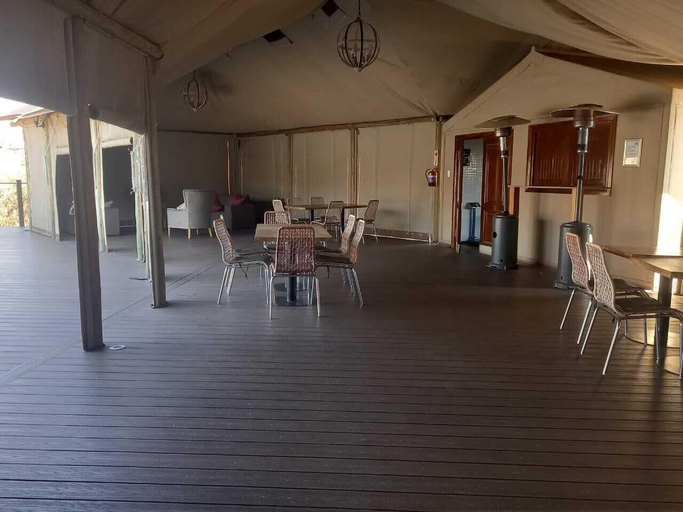 Food & Drinks 5, Goo Moremi Gorge, Palapye