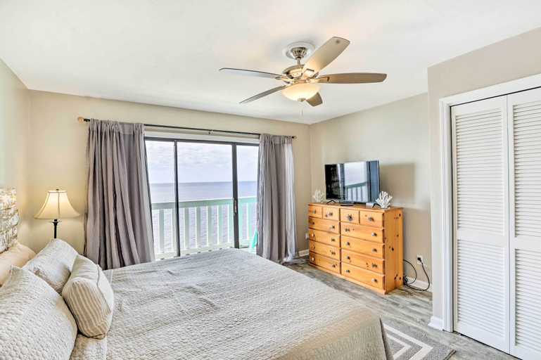 Bedroom 2, Waterfront Escape with Balcony on Shell Point Beach!, Wakulla