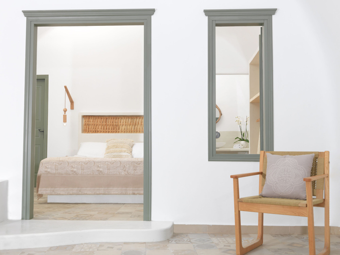 Bedroom 4, Drops Cave Houses, South Aegean