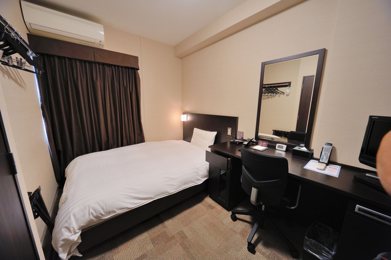Bedroom 4, Bandai no Yu Dormy Inn EXPRESS Koriyama, Kōriyama