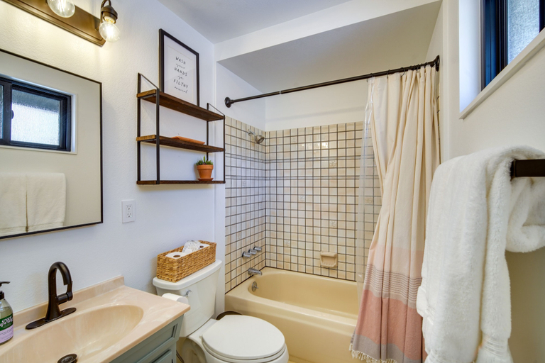 Bathroom 4, Bright Big Bear Cottage w/ Fire Pit: 3 Mi to Lake!, San Bernardino
