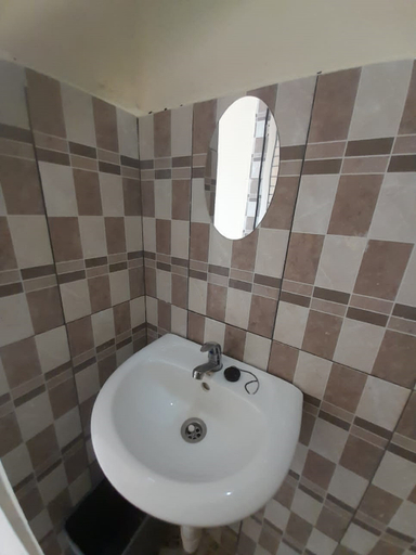 Bathroom 4, JWN Penginapan & Homestay, Samosir