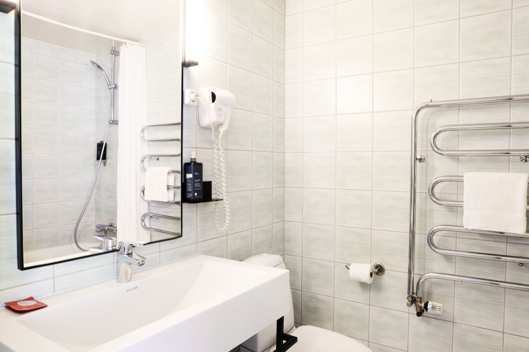 Bathroom 4, Fosshotel Lind, Reykjavík