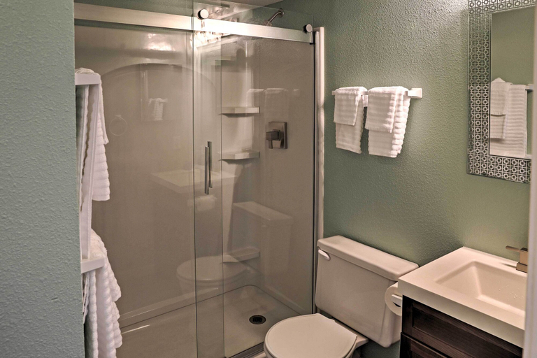 Bathroom, Surfside 'sandcastle Suite' w/ Balcony & 2 Pools!, Nueces