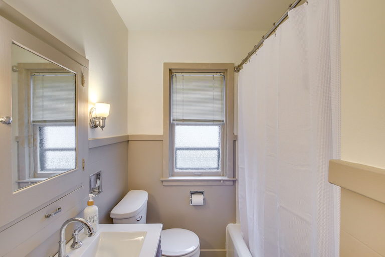 Bathroom, Waterfront Shawano Vacation Rental w/ Patio!, Shawano