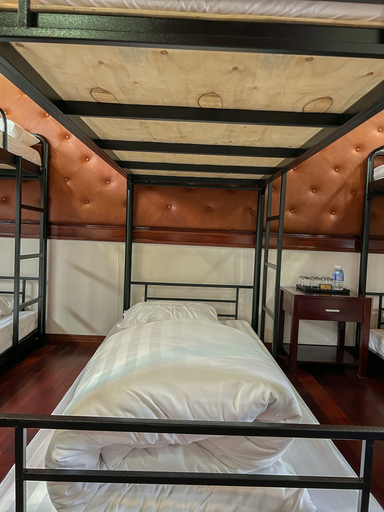 Bedroom 2, Booze Party Cruise, Hạ Long