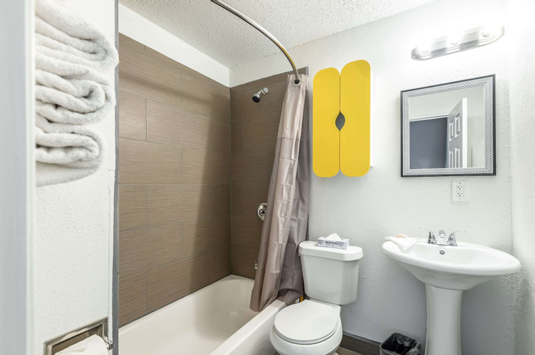 Bathroom 4