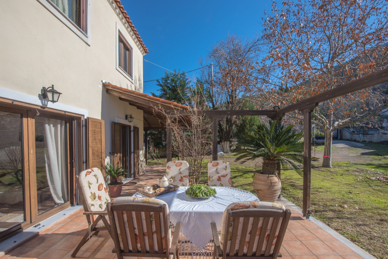 Others 4, Gerania Villa, Peloponnese