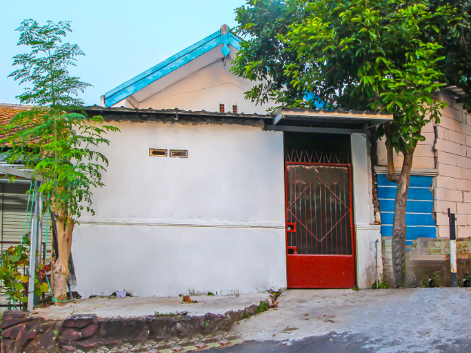 Exterior & Views 2, SPOT ON 92610 Barokah Kostel Syariah, Semarang