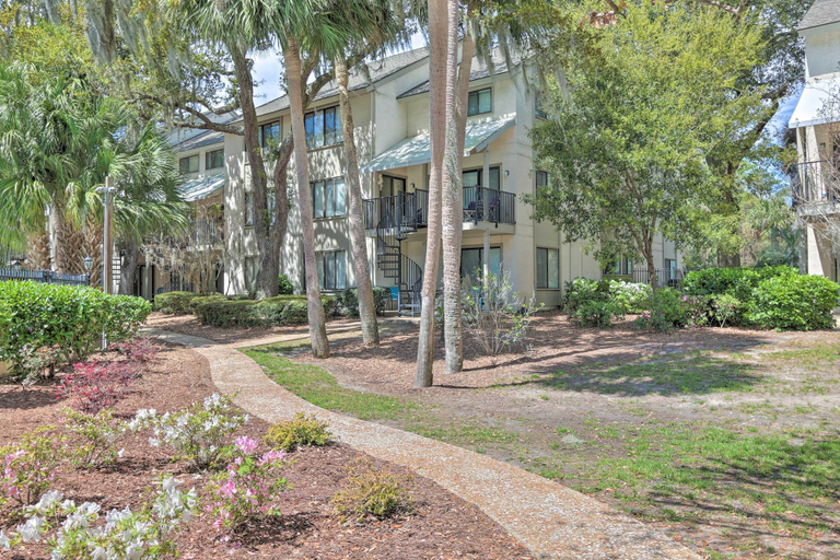 Exterior & Views 2, Walk to Beach, Coligny Plaza | Hilton Head Villa, Beaufort