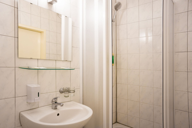 Bathroom 4, Hotel Aster an der Messe, Berlin