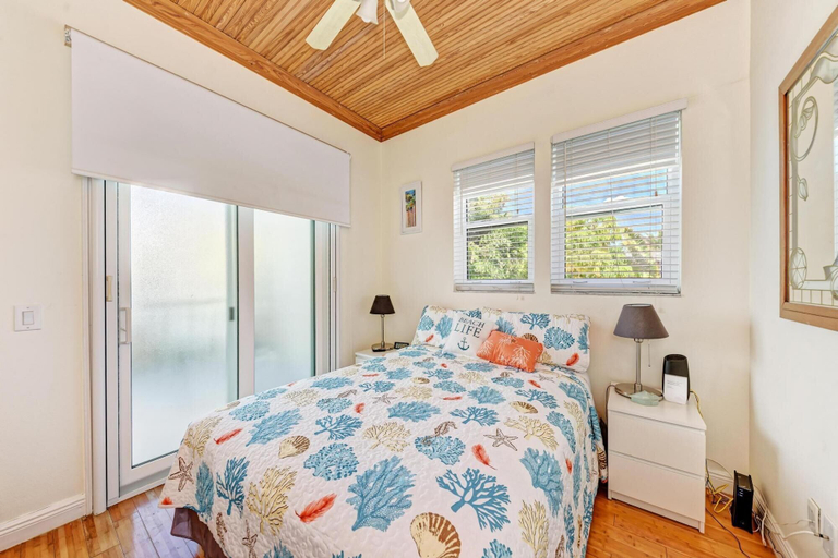 Room 4, Anna Maria Island Sun s Up A, Manatee