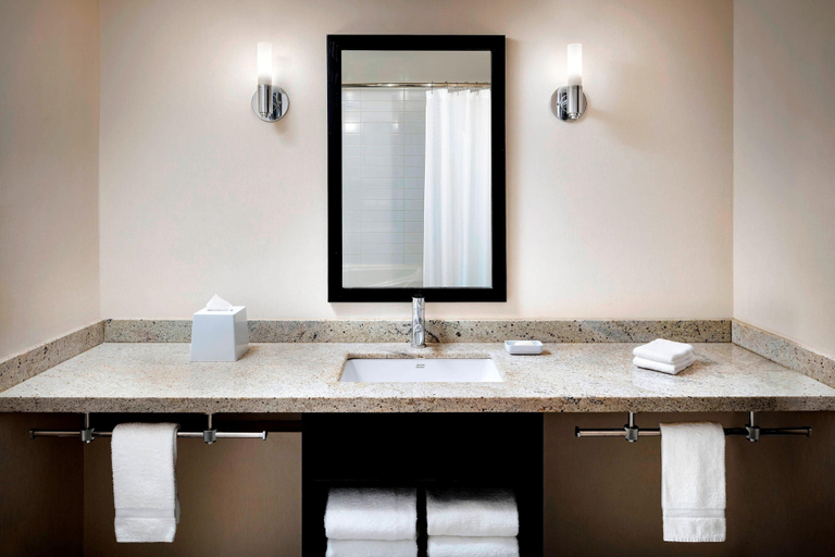 Bathroom 5, Four Points by Sheraton Mississauga Meadowvale, Peel