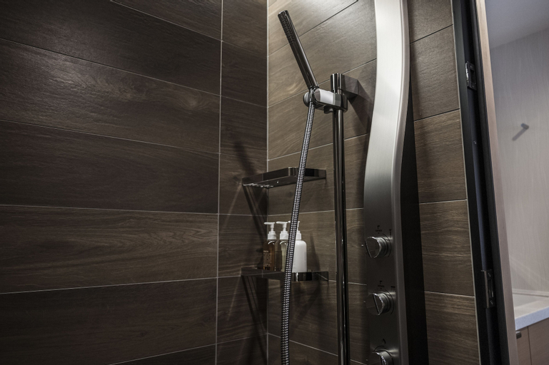 Bathroom 21