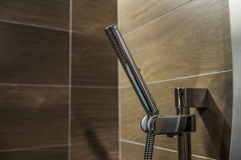 Bathroom 19
