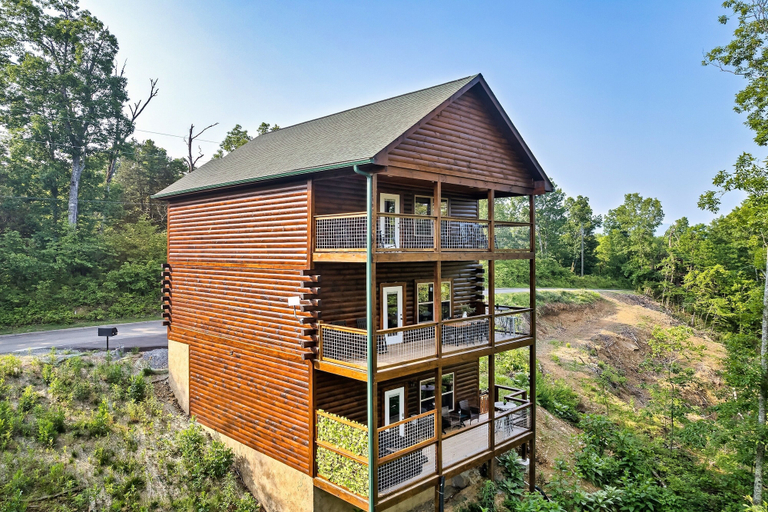 Exterior & Views 2, Eagle Splash Vista| Pool Projector, Pet Friendly, Game Room, Sevier