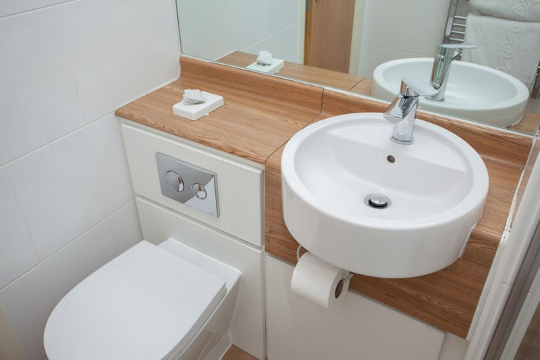 Bathroom 4, Hotel Bannatyne Durham, Durham