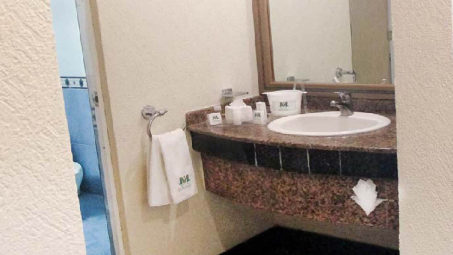 Bathroom, Hotel La Muralla, Toluca