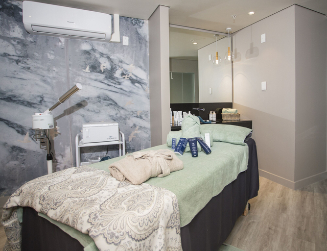 Bedroom 3, Hotel Sky Sandton, City of Johannesburg
