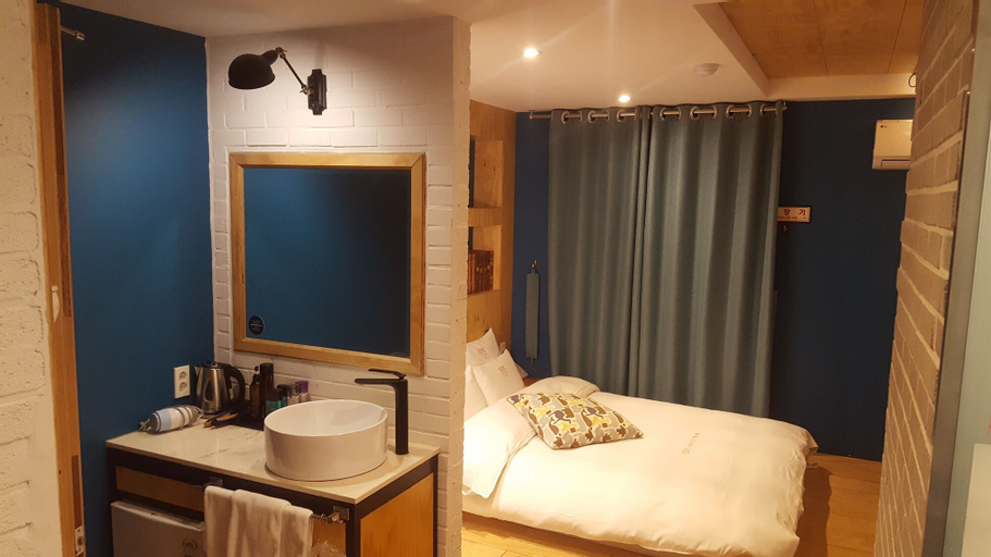 Bedroom 24