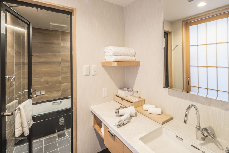 Bathroom 15