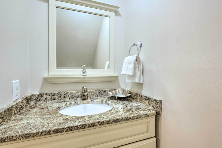Bathroom 4, Walk to Beach, Coligny Plaza | Hilton Head Villa, Beaufort