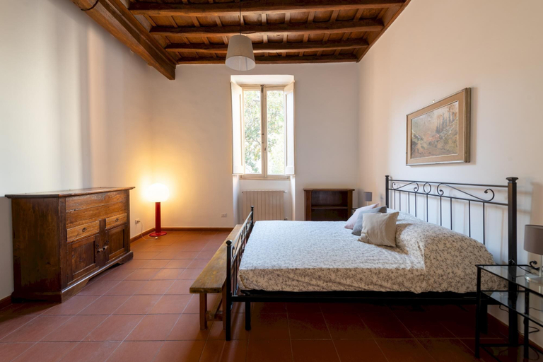 Room 2, San Calisto Apartment, Rome