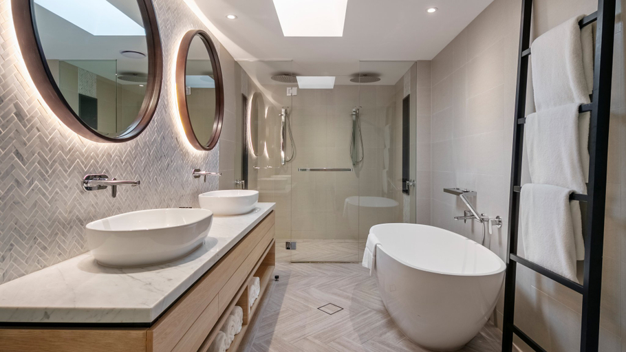 Bathroom 2, InterContinental Hotels SANCTUARY COVE RESORT by IHG, Gold Coast