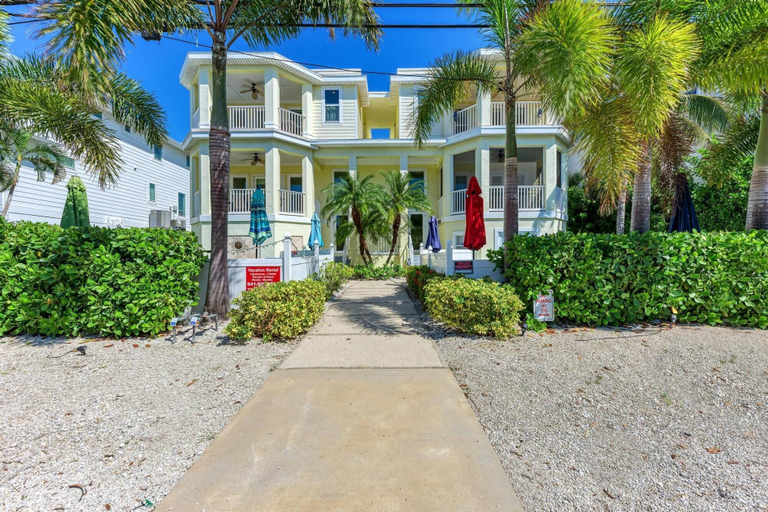 Garden, Anna Maria Island Sun s Up A, Manatee