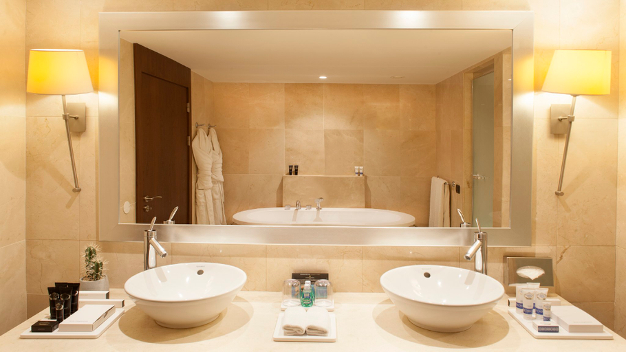 Bathroom 3, InterContinental Hotels LISBON by IHG, Lisbon