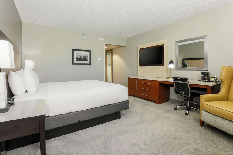 Bedroom 4, DoubleTree by Hilton Austin - University Area, Travis