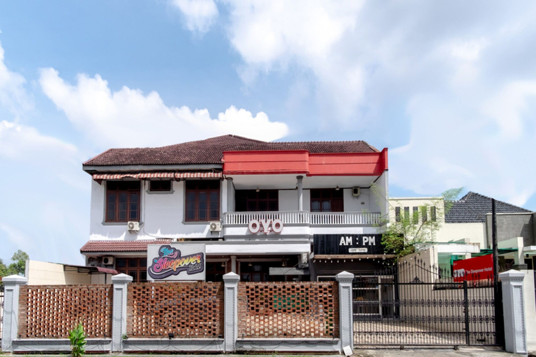 Exterior & Views 1, OYO 2777 Sleepover Sei Serayu, Medan