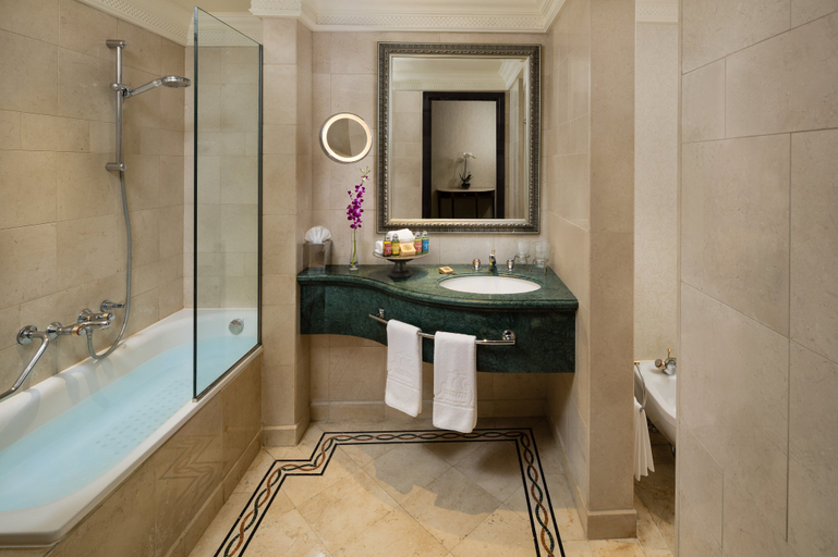 Bathroom 5, InterContinental Hotels PHOENICIA BEIRUT by IHG, Beirut