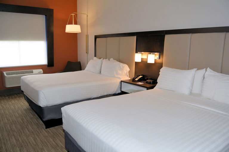 Bedroom 2, Holiday Inn Express & Suites by IHG, Taylor