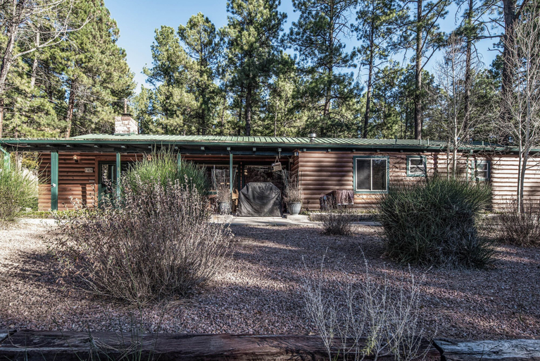 Exterior & Views 2, Black Bear Lodge, Lincoln