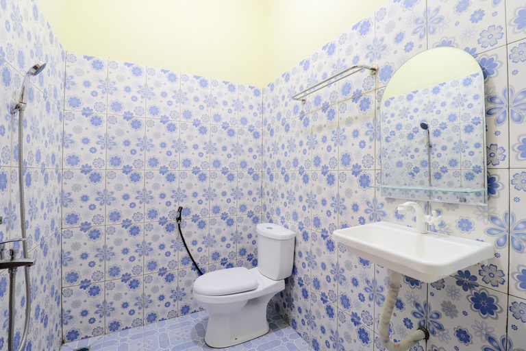 Bathroom 5, Homestay Nike Bed, Magelang