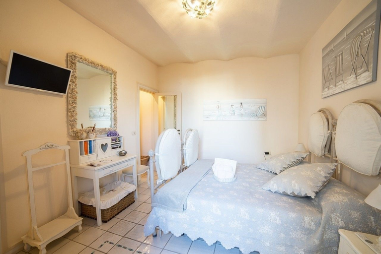 Bedroom 3, Villa la Bouganville, Latina