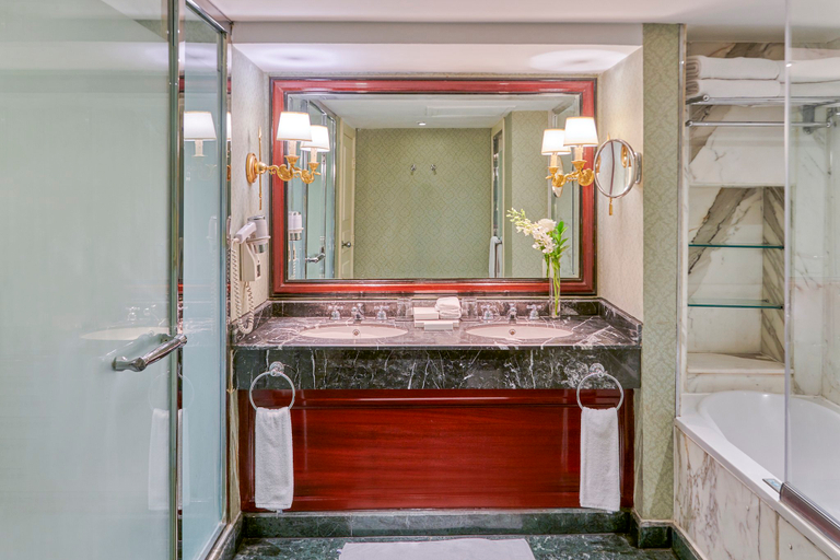 Bathroom 2, InterContinental Hotels CAIRO SEMIRAMIS by IHG, Qasr an-Nil